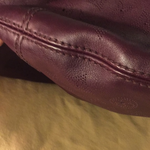 Authentic Louis Vuitton Onatah Mahina Bag. - Picture 3 of 13